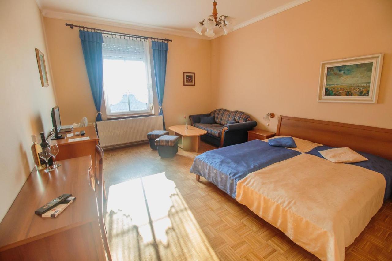 Penzion Exclusive Trencin Bagian luar foto